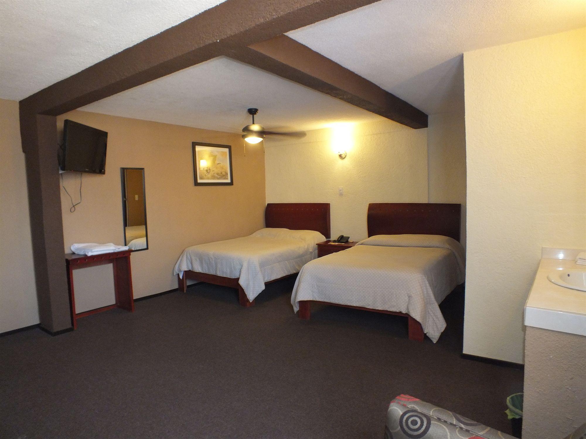 Hotel Rincon Real Suites Durango Extérieur photo
