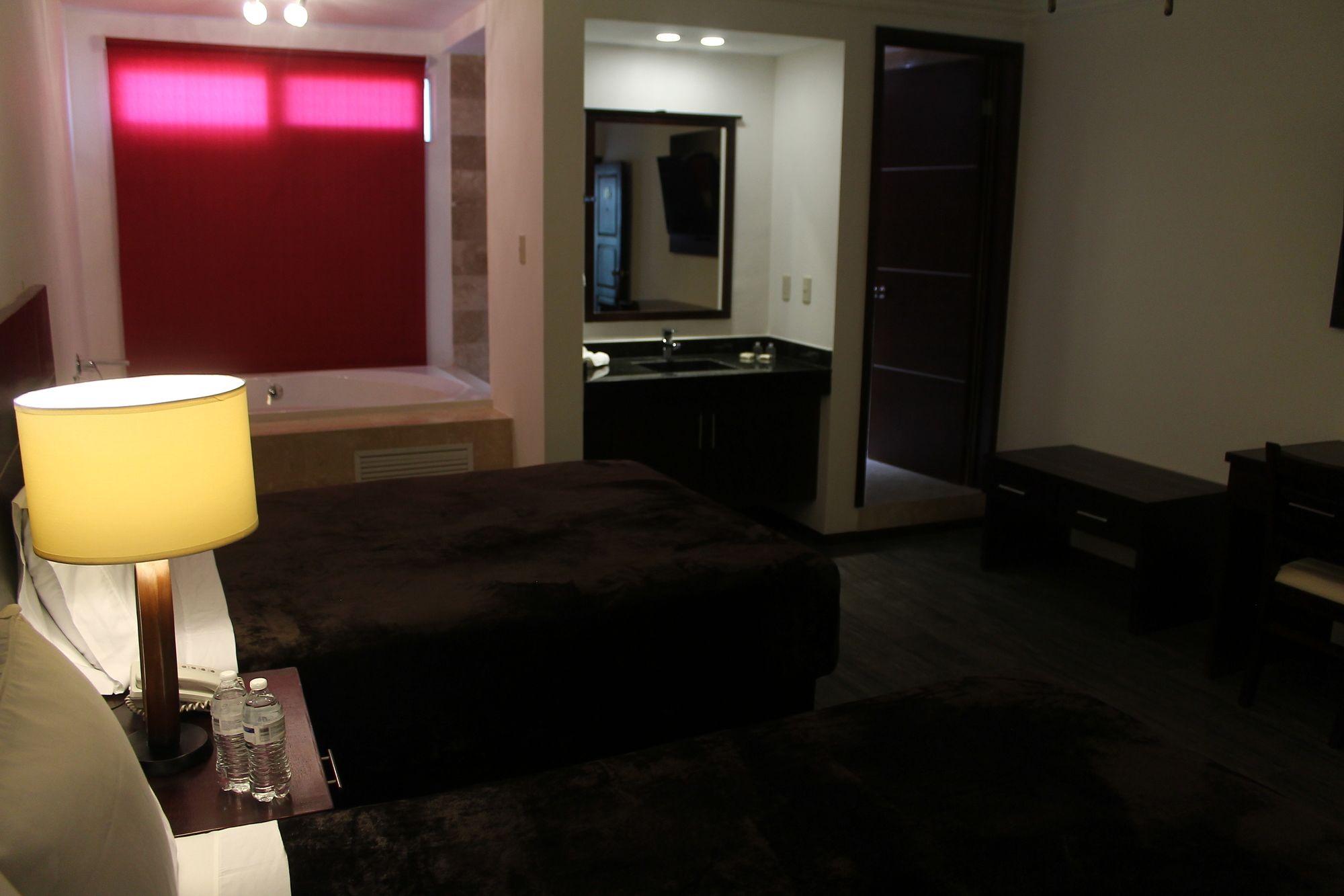Hotel Rincon Real Suites Durango Extérieur photo