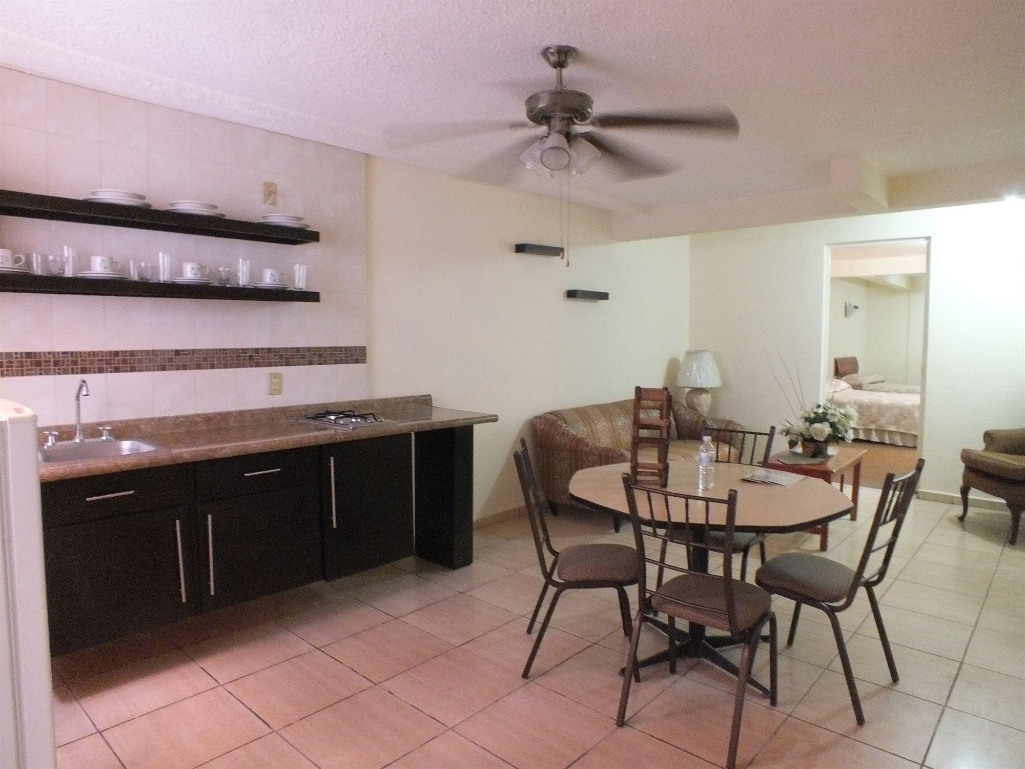 Hotel Rincon Real Suites Durango Extérieur photo