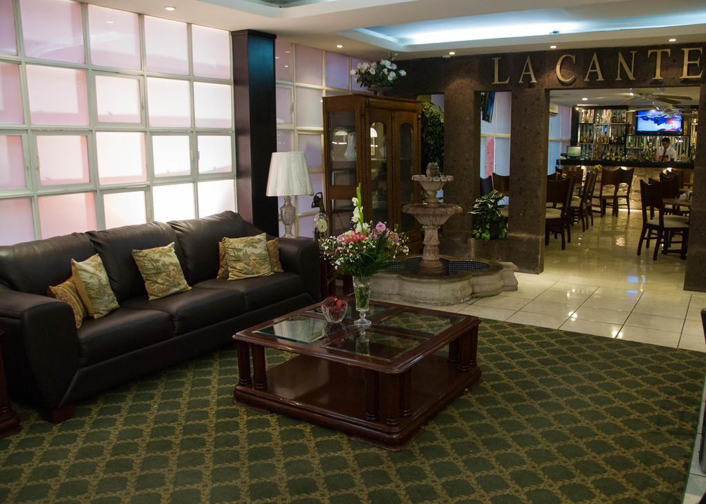 Hotel Rincon Real Suites Durango Extérieur photo